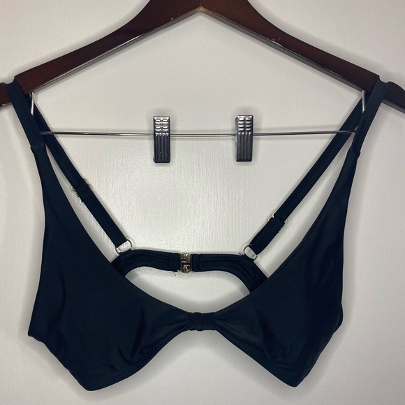 Black Bikini - Picture 3 of 10